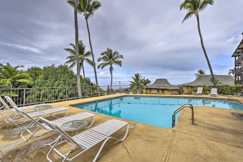 Kailua-Kona Coastal Condo with Lanai and Pool!