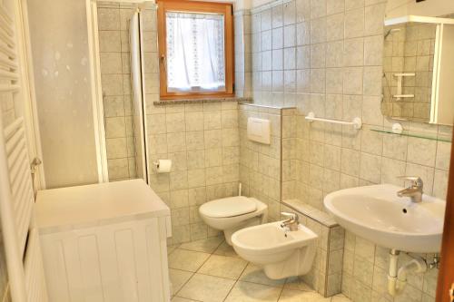 Two-Bedroom Apartment image 6
