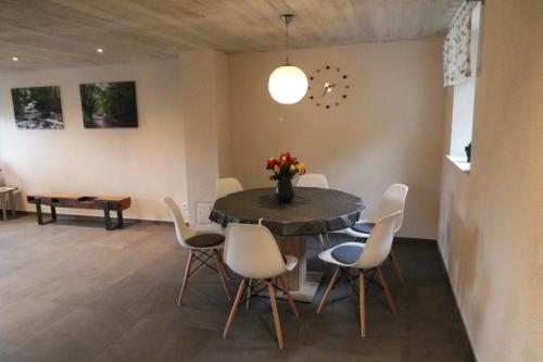 Ferienwohnung Am Pfaffenderbach in Ralingen, Deutschland