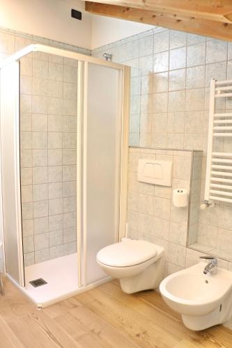 One-Bedroom Apartment image 4