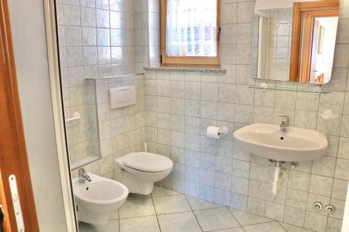 Two-Bedroom Apartment image 4