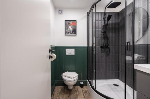 E41 - Trendy Boutique Apartments - Prime Spot by BQA