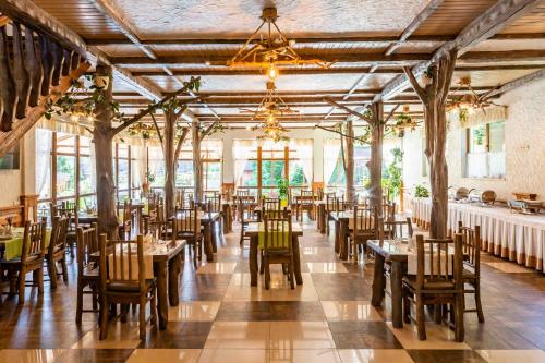 Restorāns, Osonnya Karpaty 4* in Korytyshche
