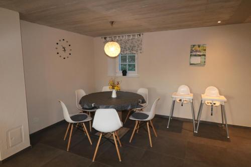 Iekārtas, Ferienwohnung Am Pfaffenderbach in Ralingen