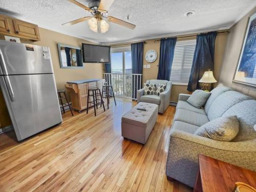 ML352 Stylish & Classy Mountain Views EZ park WiFi - Apartment - Snowshoe