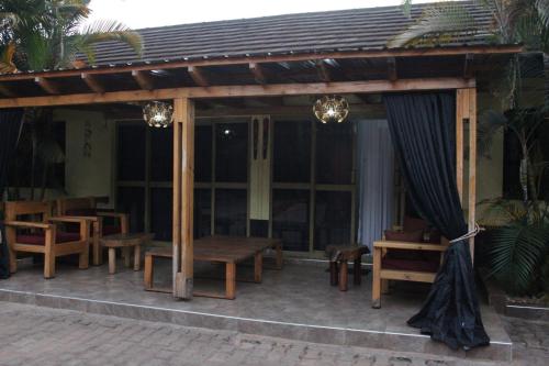 Chel and Vade Cottages
