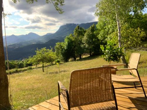 Gîtes du Puyjovent - Côté Vallée - à 15 minutes de Crest, vue panoramique, calme - Location saisonnière - Piégros-la-Clastre