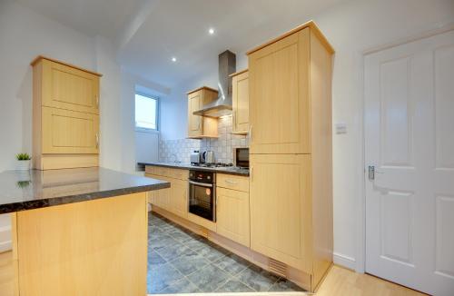 Armstrong Apartments - By Week2Week, Newcastle upon Tyne (photo 4)