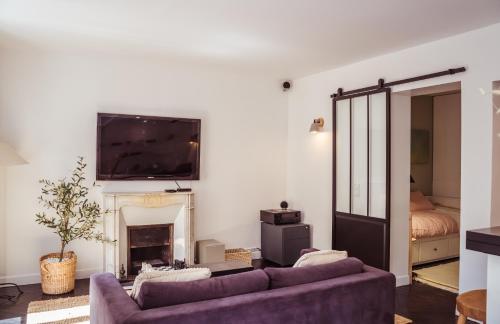 Newly Remodeled 2Bed APT with Elevator - Mobility Lease for Students and Work ONLY- Minimum 30 night stays, Paříž (fotografie 8)
