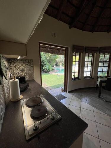 SHONALANGA - Secured cottage in equestrian estate - LOADSHEDDING FREE!, Midrand (photo 10)