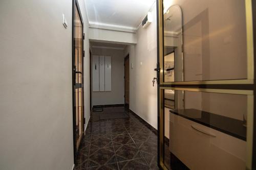 ล็อบบี้, Apartament S46 in โรมัน