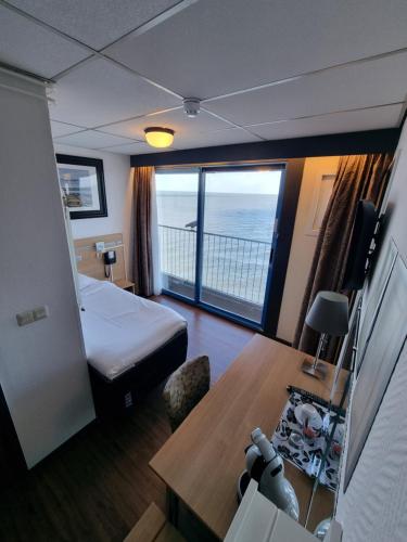 1 twin bed