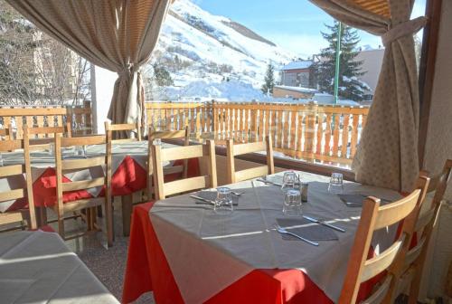 Atmosphere Hotel - image 13