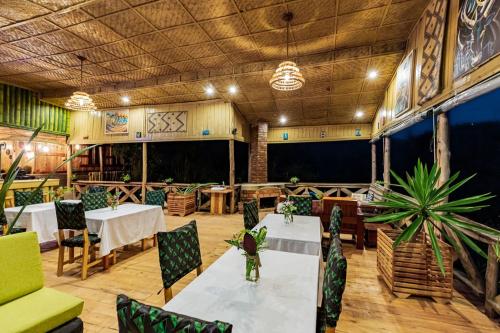 ห้องอาหาร, Ruhondo Island Retreat in รูเฮนเกรี