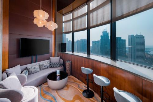 435878087 Holiday Inn Qingdao City Center by IHG - May 4th Square