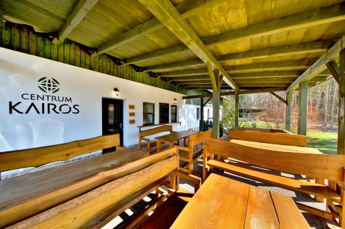 Restorāns, MÍSTO v ráji - Penzion na Klokočských skalách (MISTO v raji - Penzion na Klokocskych skalach) in Mírová pod Kozákovem