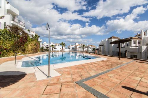 2149-Amazing groundfloor 3 bedrooms on golf pools - image 3