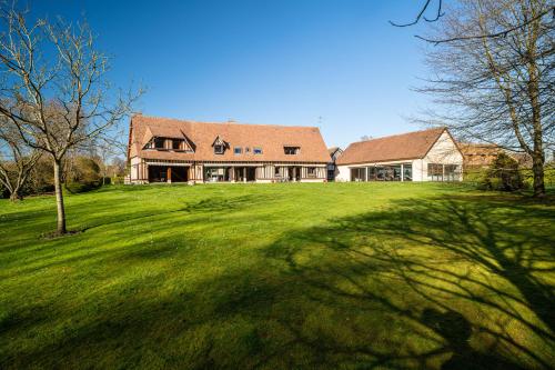 Large charming Norman house with pool gîte à louer Saint-Ouen-de-Thouberville