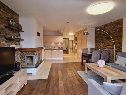 ZAKOapartamenty BUTOROWY RESIDENCE in กอสซีลิสโก