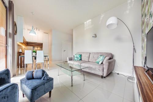 One-Bedroom Apartment - 8 Kiedronia Street image 10