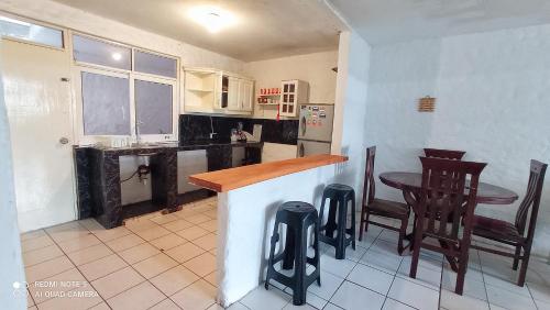 Dpto 1er Piso 3hab/wifi/tv/Gym/Parrilla/Etc