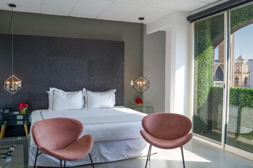 1 queen bed