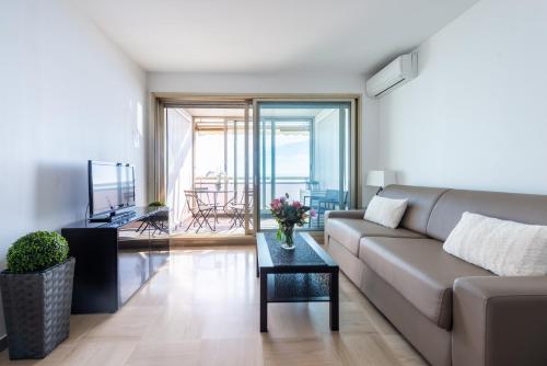 SEA FRONT - panoramic sea view studio with terrace, Nice (fotografie 10)