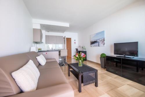 SEA FRONT - panoramic sea view studio with terrace, Nice (fotografie 9)