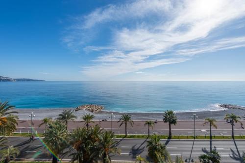 SEA FRONT - panoramic sea view studio with terrace, Nice