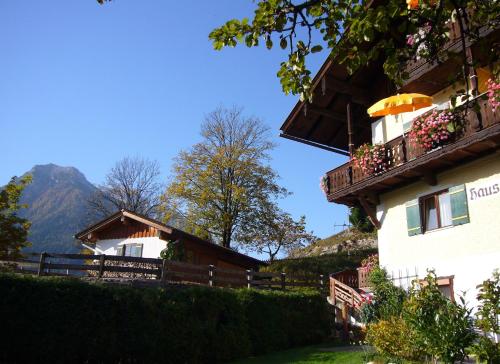 Apartment with Mountain View