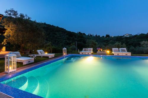 Villa Arsina, Modern Italian Tradition. Private Pool