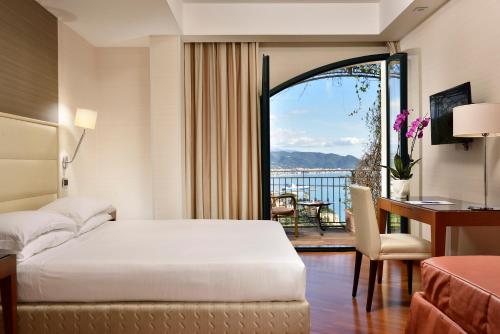 Deluxe Double Room with Sea View