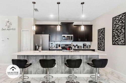 4 Bedrooms 3 Bathrooms Storey Lake 4925 Wa thumb 4