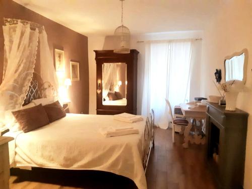 Livia s Charming House