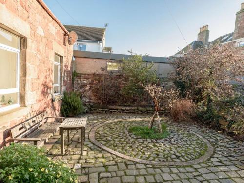 Vista exterior, Printer`s Place in North Berwick