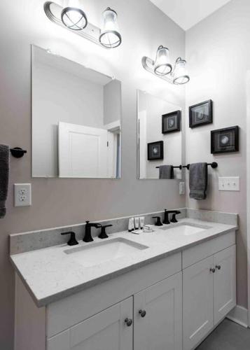 Newly Renovated 3 Bedroom Shelby Park Home **FREE PARKING** in Louisville, USA
