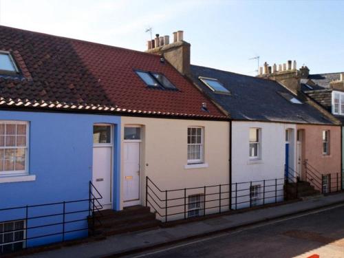 Фасада на хотела, Quayside Cottage in Норт Беруик