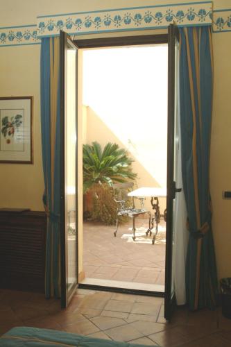 Hotel La Ville - image 5