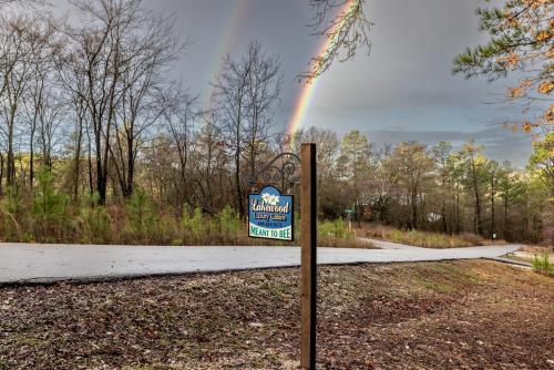 Meant To Bee! New 2 Bedroom, 2 Bath, Sleeps 8! Ping Pong & Shuffle Board!