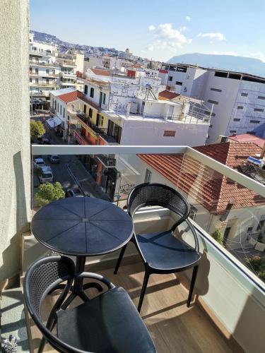 M City Hotel - main image