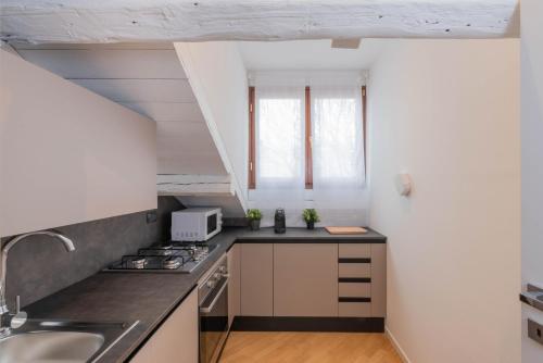 Brera Flat Near Duomo - image 7