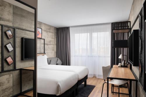 room detail thumbnail 0