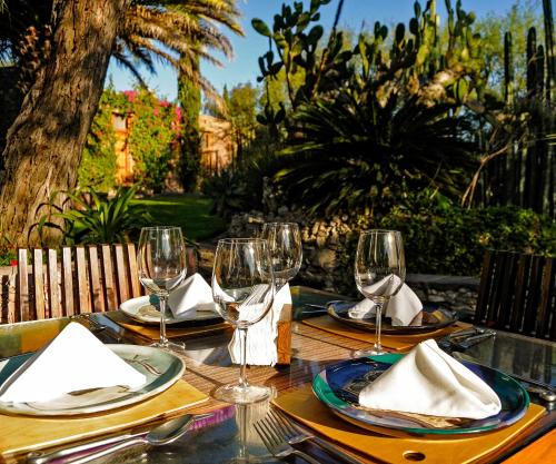 43599221 Nirvana Restaurant & Retreat