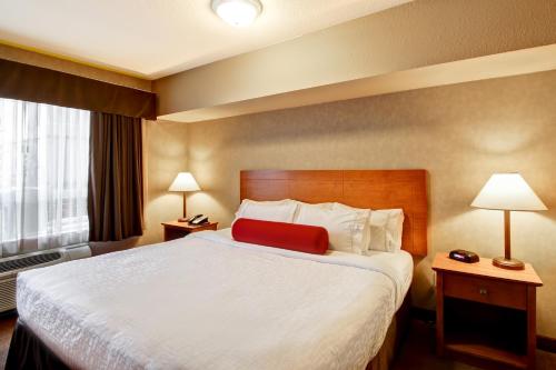 Ramada by Wyndham Ponoka