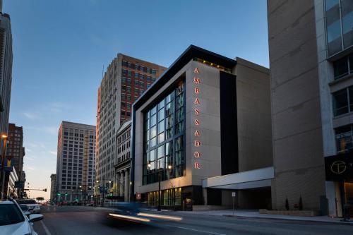 Ambassador Hotel Kansas City, Autograph Collection by Marriott