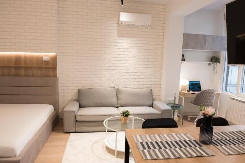 Top Center Designer Studio Apartment, Sofia