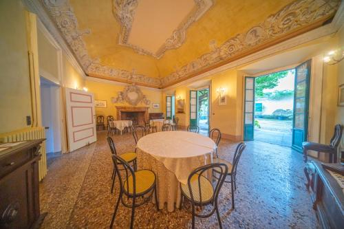 Koplietošanas atpūtas telpa ar TV, Palazzo Ronchelli in Castello Cabiaglio