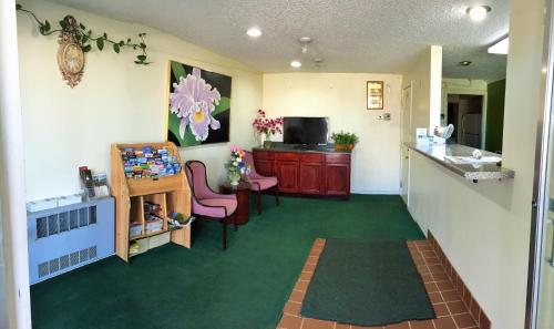 Tollway Inn Beloit - image 4