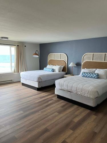 2 queen beds
