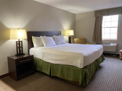 Days Inn by Wyndham Perryville - image 10